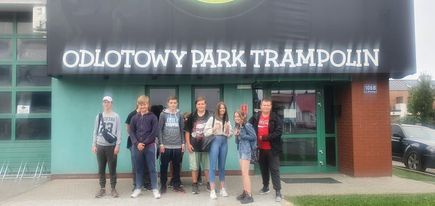 W odlotowym parku trampolin