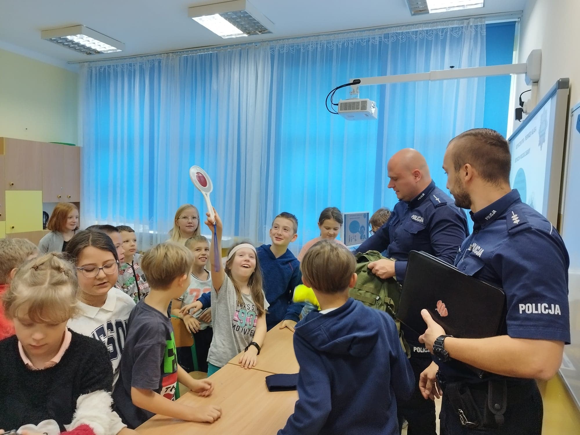 💙🚓Wizyta policjantów w szkole💙🚃
